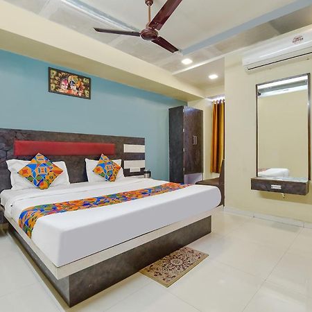 OYO 9805 Hotel Apollo Naroda Exterior foto