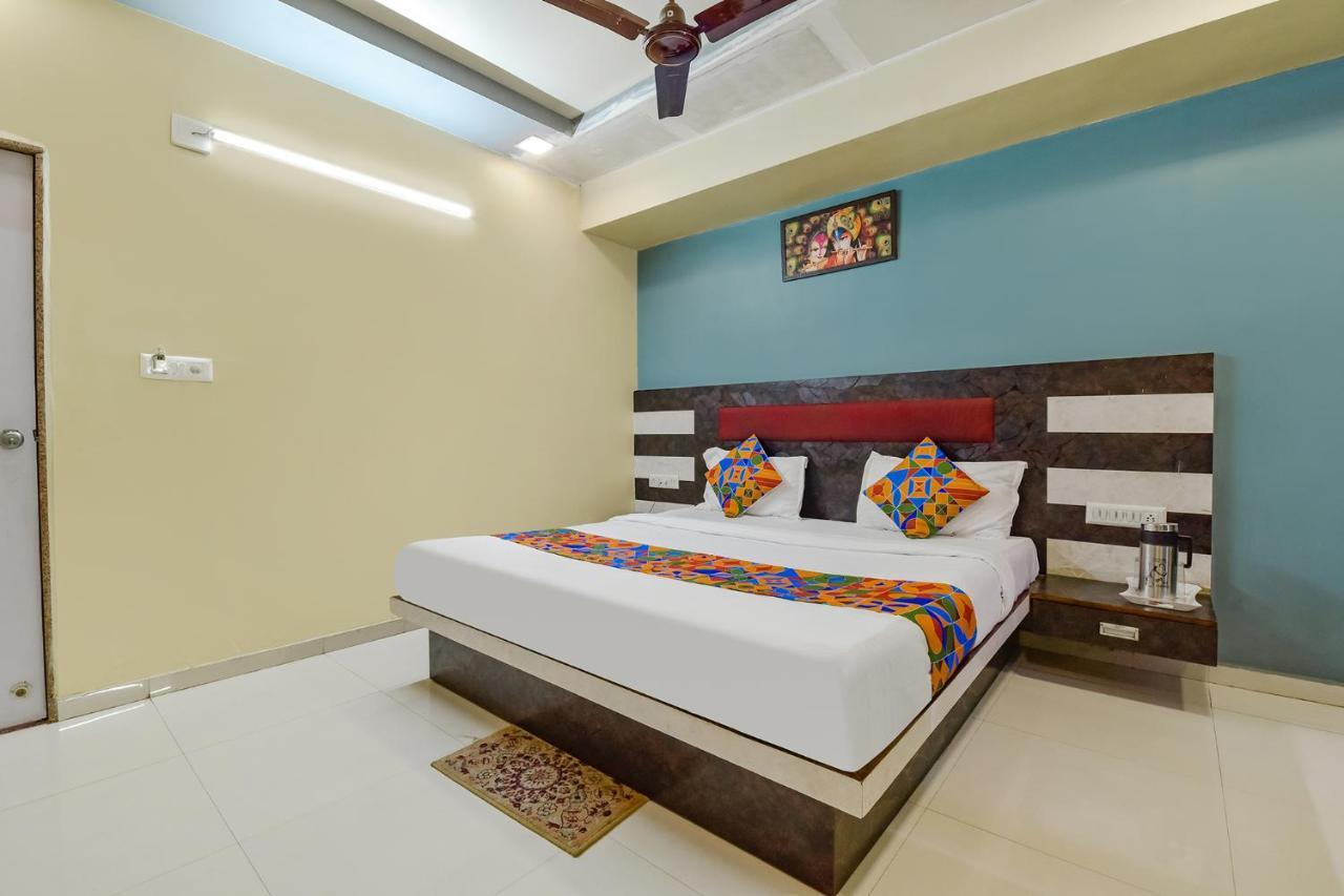 OYO 9805 Hotel Apollo Naroda Exterior foto