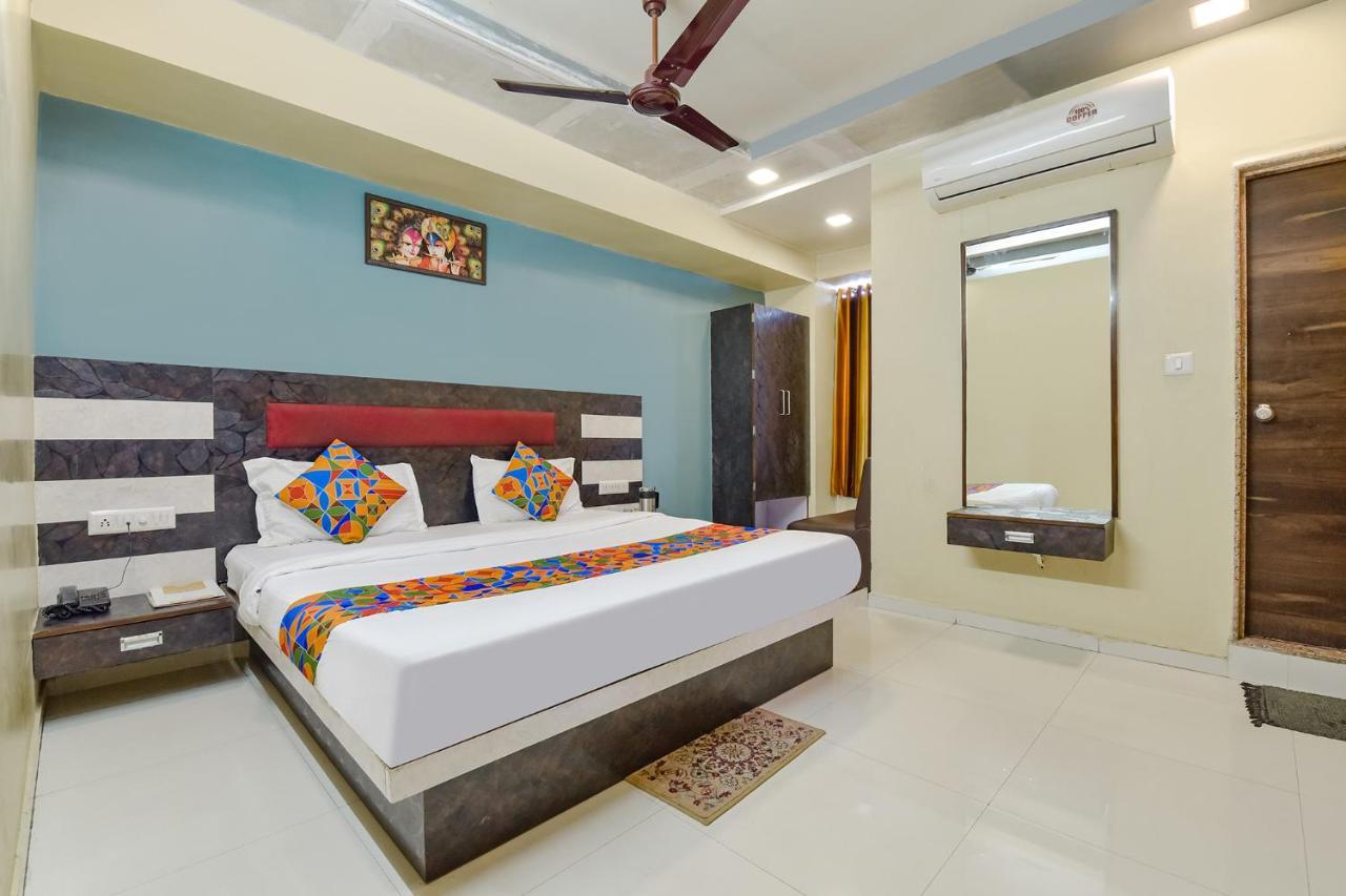 OYO 9805 Hotel Apollo Naroda Exterior foto