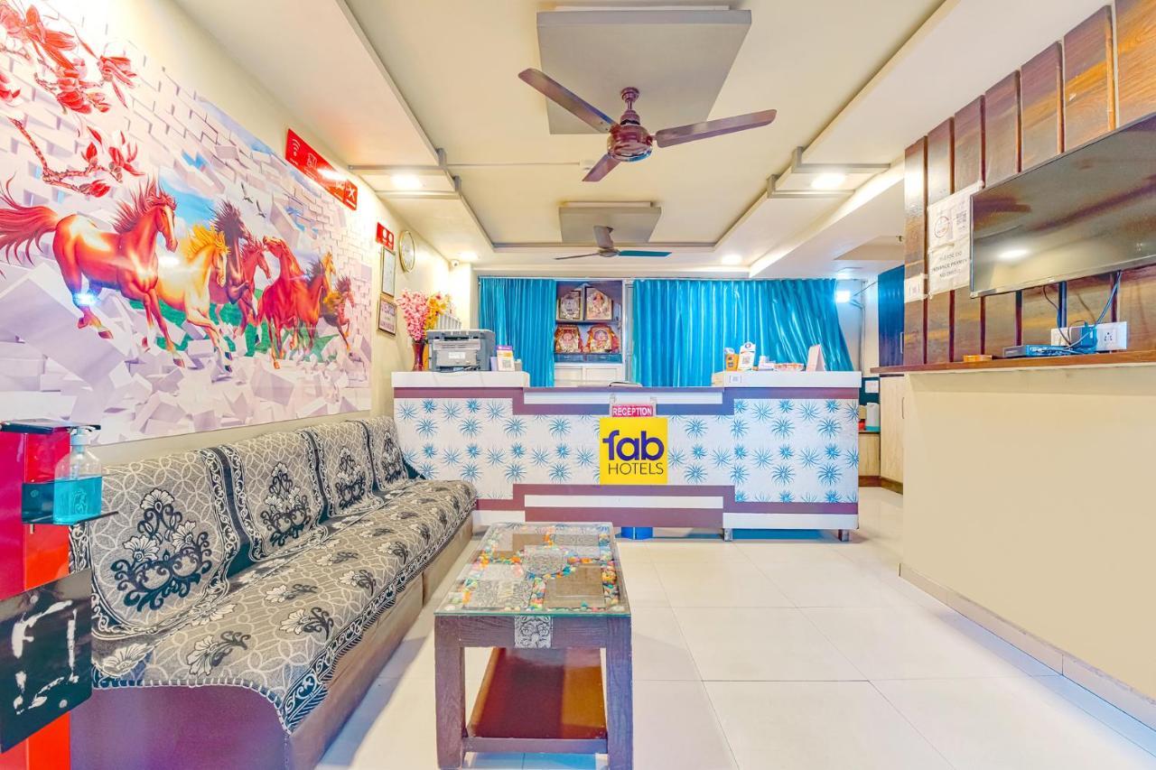 OYO 9805 Hotel Apollo Naroda Exterior foto