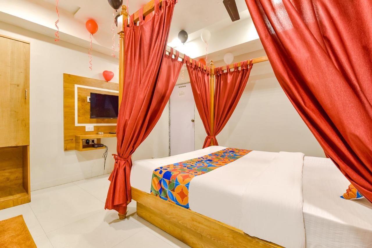 OYO 9805 Hotel Apollo Naroda Exterior foto